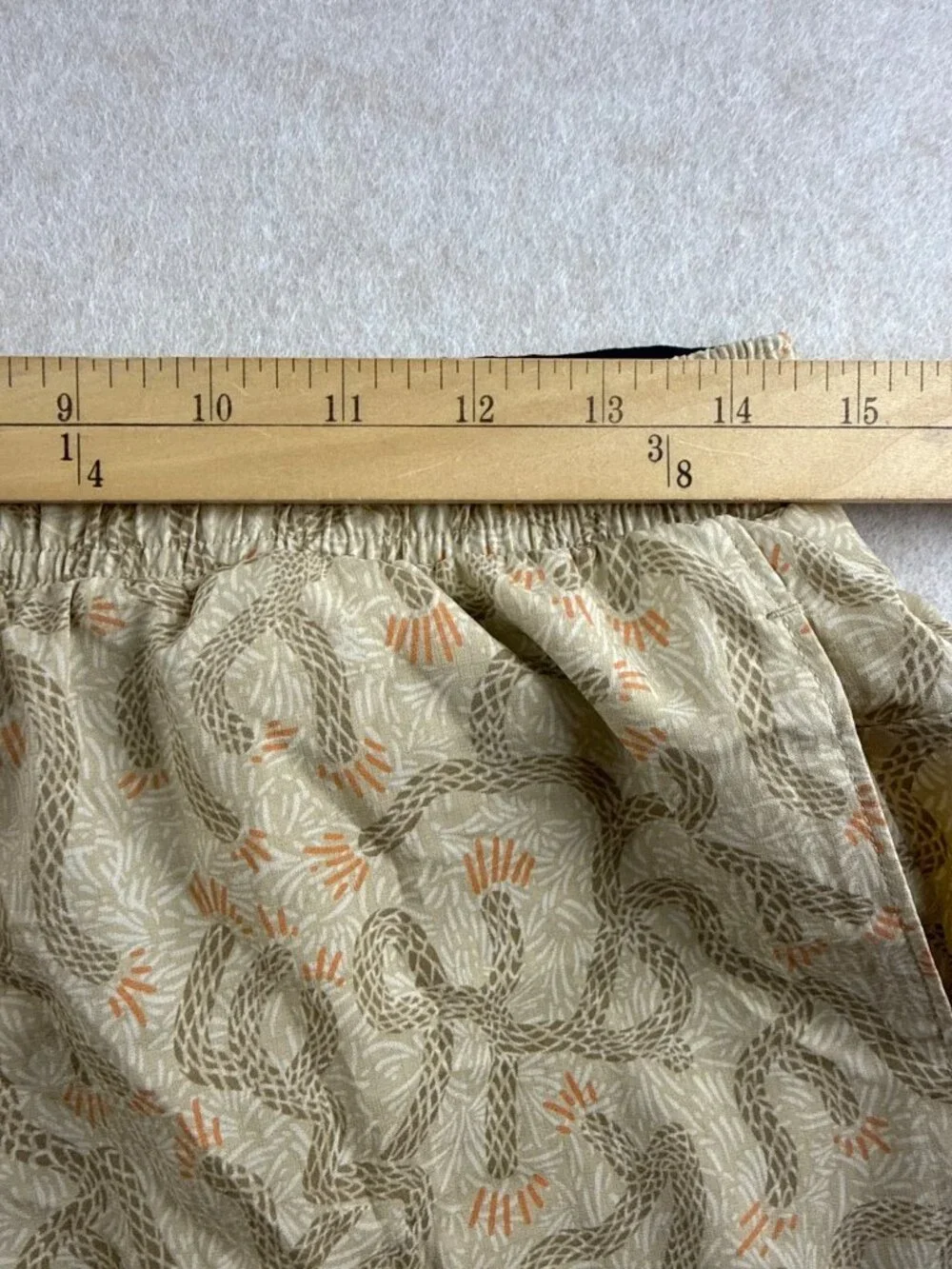 prAna Men's Board Shorts NWT Medium Olive Tan Abstract Print Pull On Swim Trunks